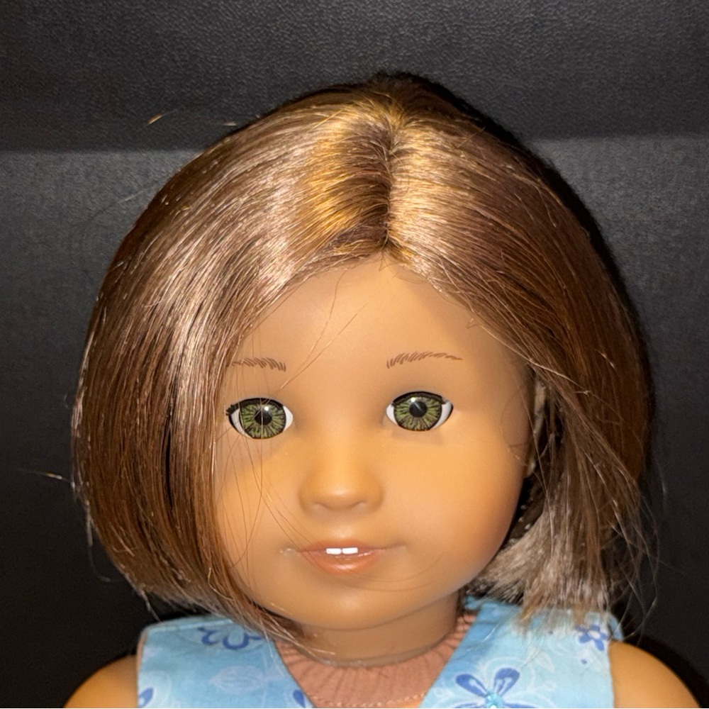 American Girl Doll 2011 Kanani with Original Dress and Shoes - Picture 6 of 8